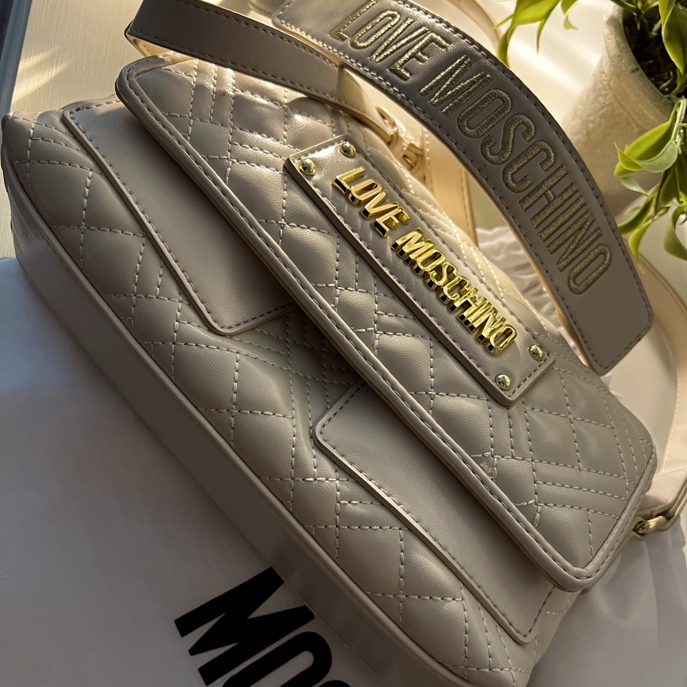 ✨LOVE MOSCHINO✨ Shiny Quilted Shoulder Bag